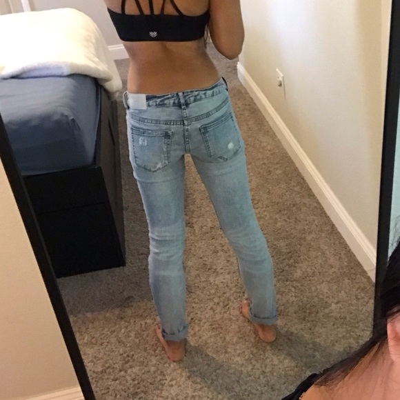 H&M ripped jeans - Picture 3 of 6